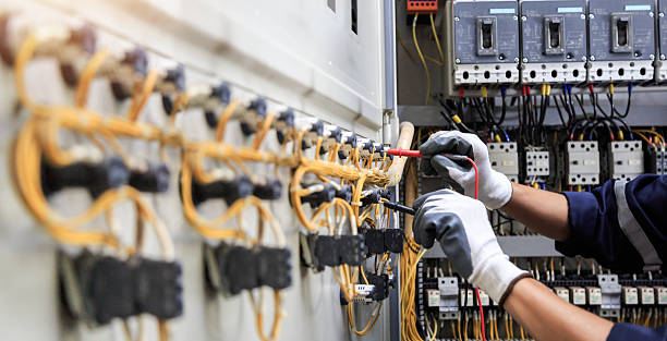 Professional Electrician technician working in Maine, WI